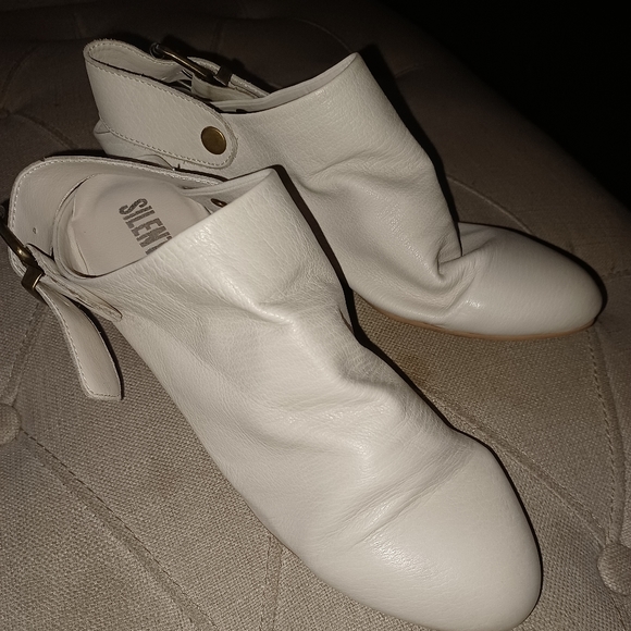 Size 7 SilentD leather heels - Picture 1 of 3